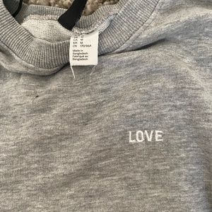 Cropped grey sweatshirt